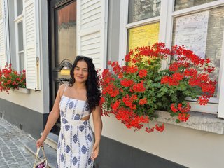 Erotik görüntülü sohbet Liliana99