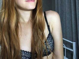 Erotik görüntülü sohbet LiliMoore