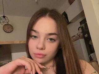 Erotik görüntülü sohbet Lillits