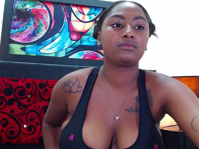 Fotoğraflar linacabrera welcome guys come n see me #naked #wild #naughty im a #ebony #latina #kinky #cute #bigtits enjoy with me in #pvt or just tip if u like the view #deepthroat #sexy #dildo #blowjob #CAM2CAM