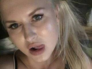 Erotik görüntülü sohbet Linalike