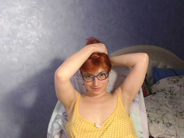 Fotoğraflar LisaSweet23 hi boys welcome to my room to chat and for hot body to see naked in private))