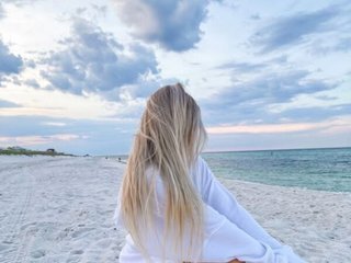 Erotik görüntülü sohbet LittleBarbieJ