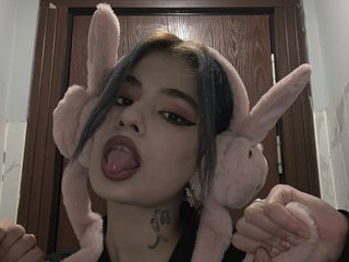 Erotik görüntülü sohbet liya_monster