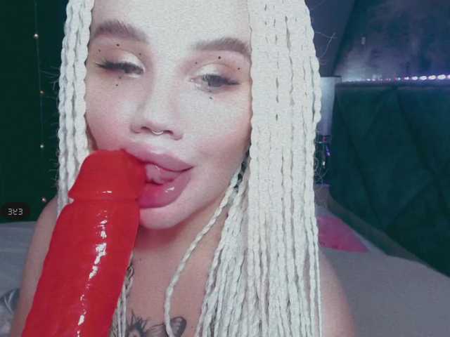 Fotoğraflar LiyaMensi Today we're putting my new tails in my ass :3#mistress #deepthroat #bigass #toys #biglips