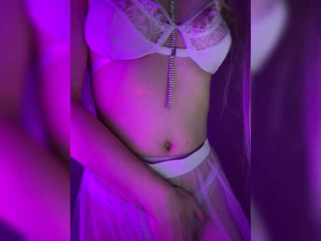 Fotoğraflar _MoonPrincess Hello :* only eroticism, tenderness and dancing. I don’t undress. Lovense 2tk. Show with wax @remain left