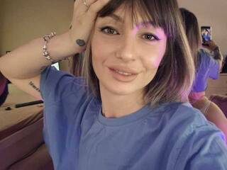 Erotik görüntülü sohbet LolaxCute