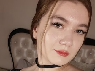 Erotik görüntülü sohbet LonaNanny