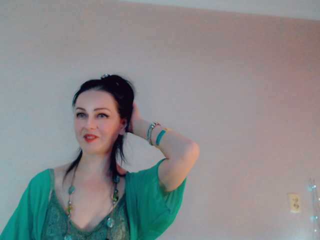 Fotoğraflar _LORDESSA_ Greeting..Use my Menu and get a nice show special for you ..The rest in Privates ! If you dont like the music in my chat you just can use my Autodj...Have the fun !