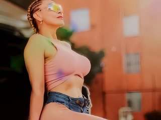 Erotik görüntülü sohbet louise-Mikk