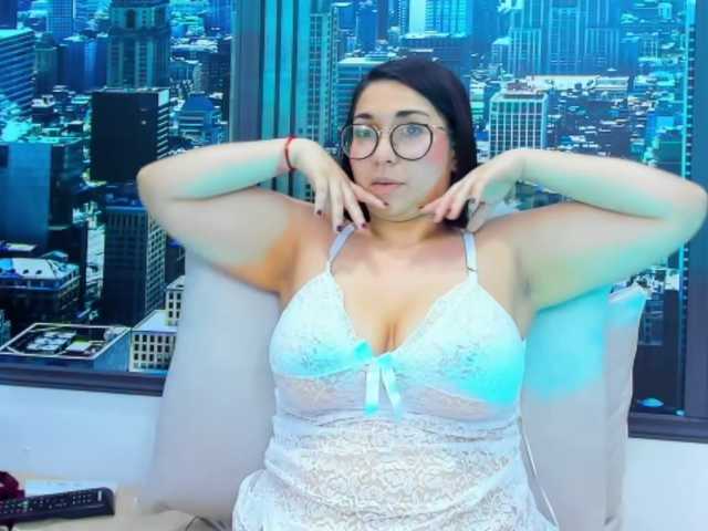 Fotoğraflar LulluMagic Guys today I'm very horny and I want to fuck #latina #toys #bigass #bigtits #tattoo #curvaceous