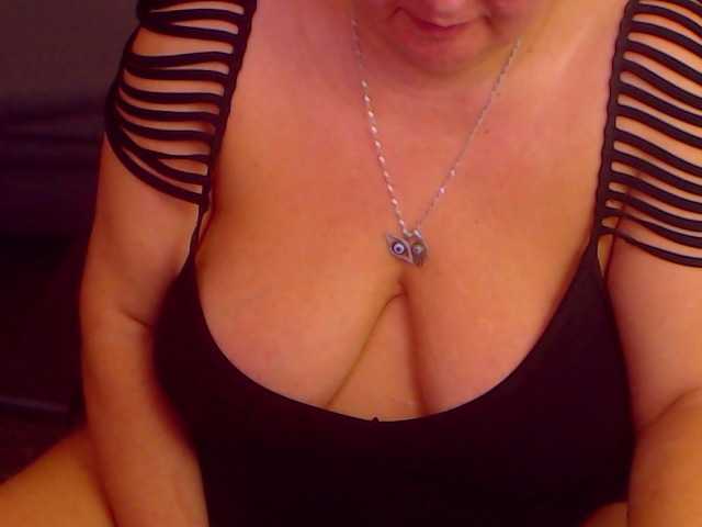 Fotoğraflar MadameLeona My deepest weakness is wetness #Lush...#mature #bigboobs #bigass #lush #bbw .. i will show for nice tips !50for tits, 80pussy, 25 feet, 30belly ,45ass, 10 pm,,400naked&play&squirt,c2c 5 mins 40tips,