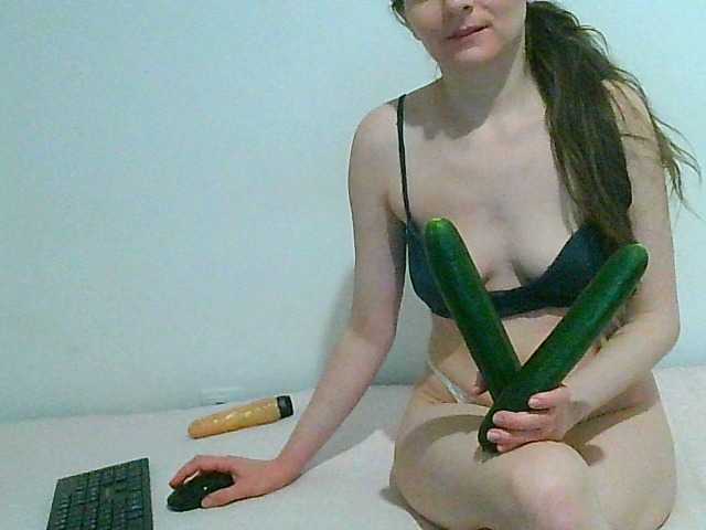 Fotoğraflar MagalitaAx go pvt ! i not like free chat!!! all for u in show!! cucumbers will play too
