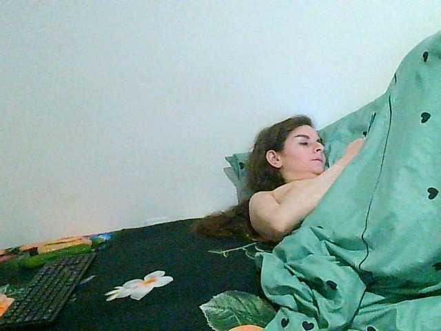 Fotoğraflar MagalitaAx go pvt ! i not like free chat!!! all for u in show!! cucumbers will play too