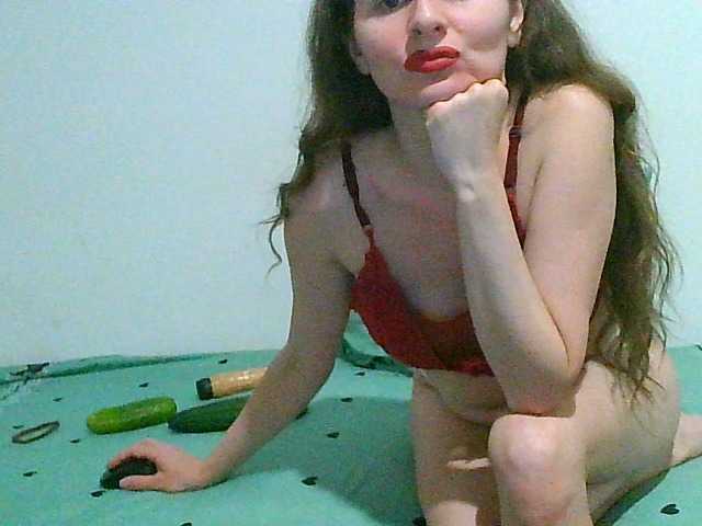 Fotoğraflar MagalitaAx go pvt ! i not like free chat!!! all for u in show!! cucumbers will play too