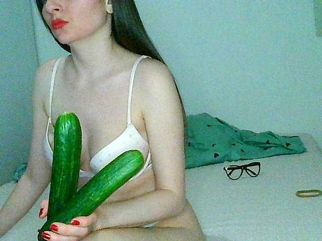 Fotoğraflar MagalitaAx go pvt ! i not like free chat!!! all for u in show!! cucumbers will play too