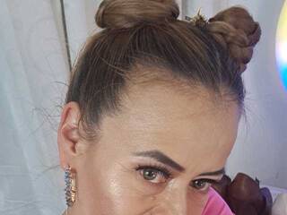 Erotik görüntülü sohbet MAGHENTA