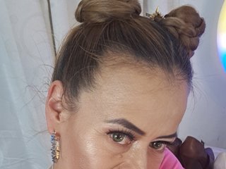 Erotik görüntülü sohbet MAGHENTA