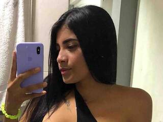 Erotik görüntülü sohbet MagucitaHot