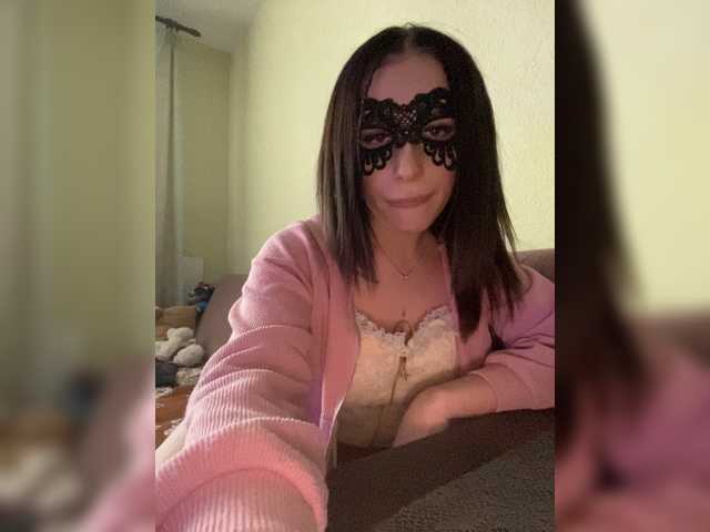 Fotoğraflar TwE_cherries topic: Hello there) For tokens in private messages, I can only say thank you, tokens only in the general chat) Lovens lvl: 2, 10, 30, 60, 100, 200, 300, 555 ) I do not remove the mask even in private, only beautiful eyes)