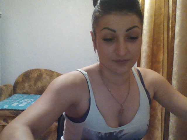 Fotoğraflar Mariya85 Add to friends 6 tok Open your camera 8 tok Private message to you 10 tok