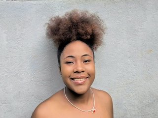 Erotik görüntülü sohbet Mathildahh