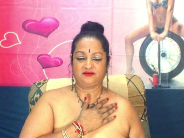 Fotoğraflar matureindian ass 30 no spreading,boobs 20 all nude in pvt