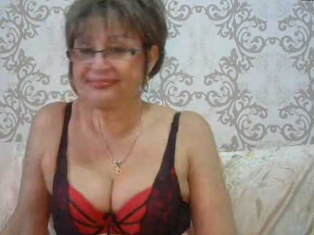 Fotoğraflar MatureLissa Who want to see mature pussy ? pls for @total English and German