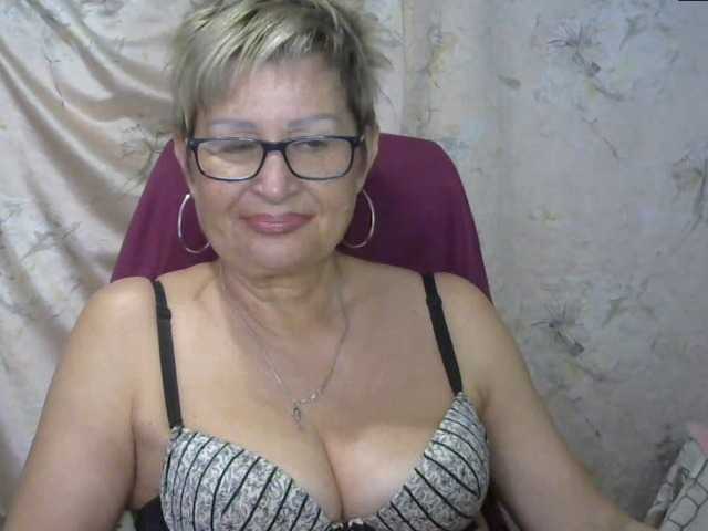 Fotoğraflar MatureLissa Who wants to see mature pussy ? pls for @total English and German