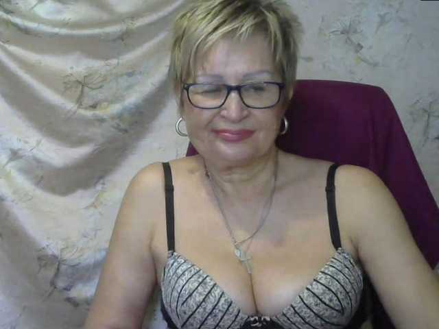 Fotoğraflar MatureLissa Who wants to see mature pussy ? pls for @total English and German