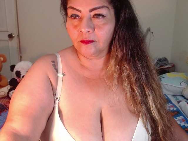 Fotoğraflar Maturextgreat #bbw #bigbelly #bigboobs #bigass #grandma #milf #gilf #latina @total 600 @sofar 600 @remain 0