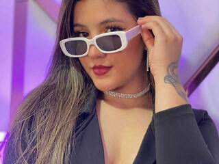 Erotik görüntülü sohbet Maya-Foxx1