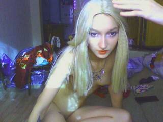 Erotik görüntülü sohbet Maya-onelya