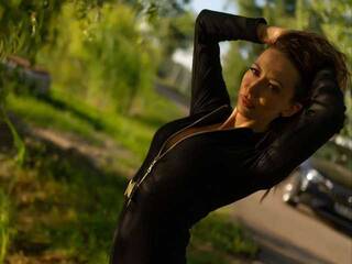 Erotik görüntülü sohbet MayaHipnoteyes