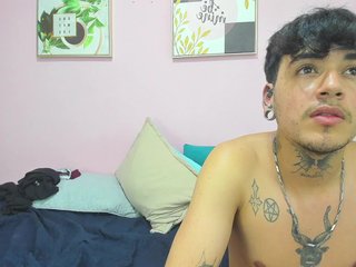 Erotik görüntülü sohbet MeganandHarly