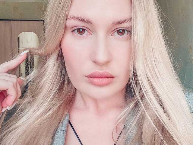 Profilin fotoğrafı FemdomJOI
