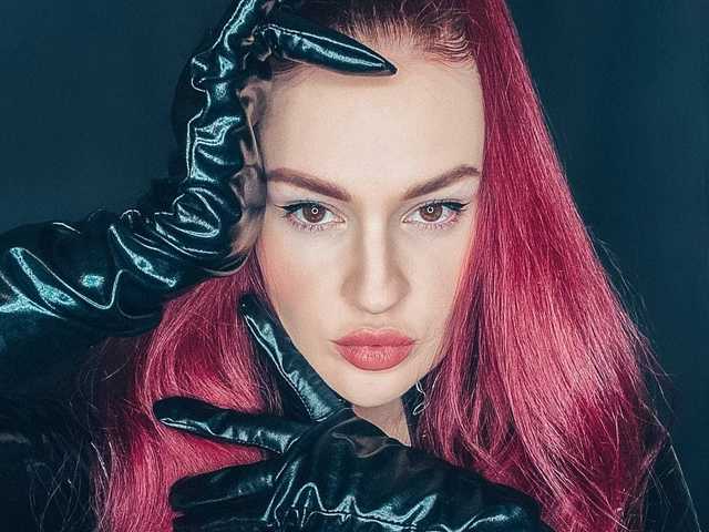 Profilin fotoğrafı FemdomJOI