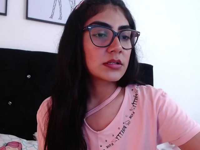 Fotoğraflar melissamartin Hi guys, Please come and make me cum today♥️♥️♥️ All request for the menu #latina #new #petite