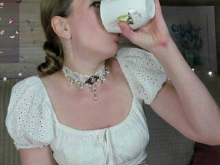 Erotik görüntülü sohbet Melodey