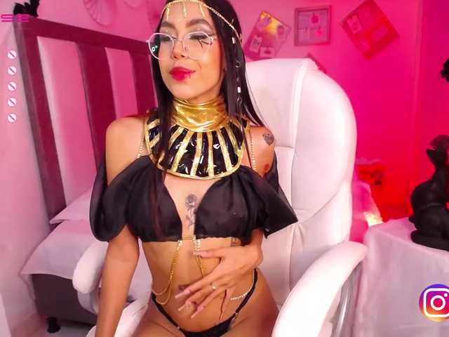 Fotoğraflar MelyTaylor ❤️hi! i'm Arlequin ❤️enjoy and relax with me❤️i like to play❤️⭐ lovense - domi - nora ⭐ @remain Toy in my hot and wet pussy with fingers in my ass, make me climax @total