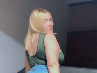 Erotik görüntülü sohbet MiaAllyson