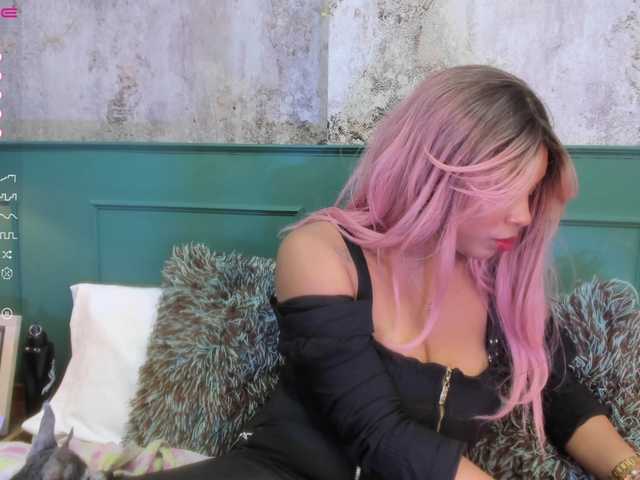 Yayın ekran görüntüleri MiaBigBoobs