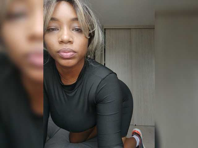 Yayın ekran görüntüleri MiaBigBoobs