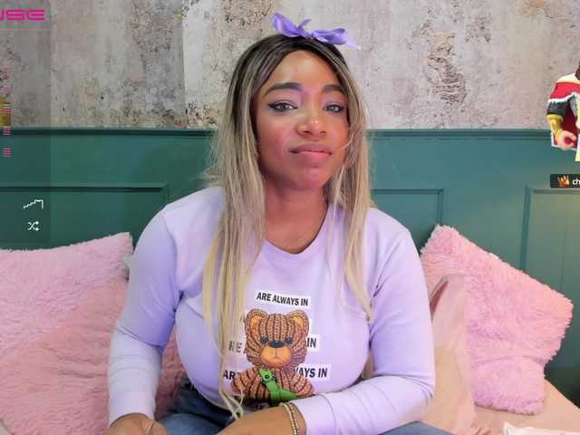 Yayın ekran görüntüleri MiaBigBoobs