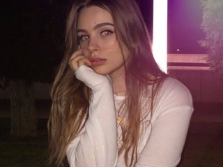 Erotik görüntülü sohbet MiaMey