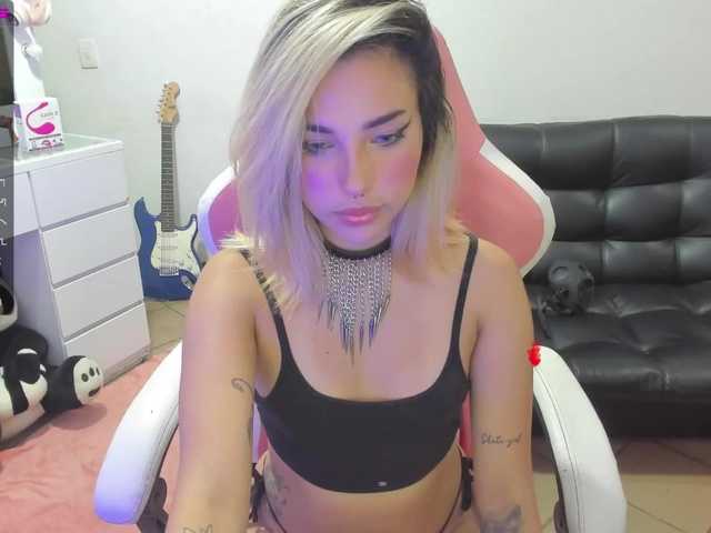 Fotoğraflar MichelleLarso Hi! Welcome to Michellelarsson_'s room. Can you help me relax? :р ♥ Butt plug and vibro sh➊w! ♥ Lush on! ♥ Multi-Goal : #cum #smalltits #squirt #lovense #anal #cum