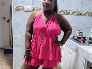 Erotik görüntülü sohbet MikaelaTaylor