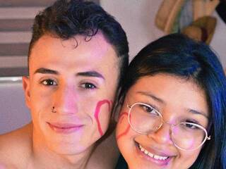 Erotik görüntülü sohbet mike-veronica