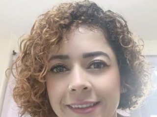 Erotik görüntülü sohbet Mila-Moans
