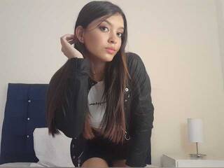 Erotik görüntülü sohbet MileyMartini